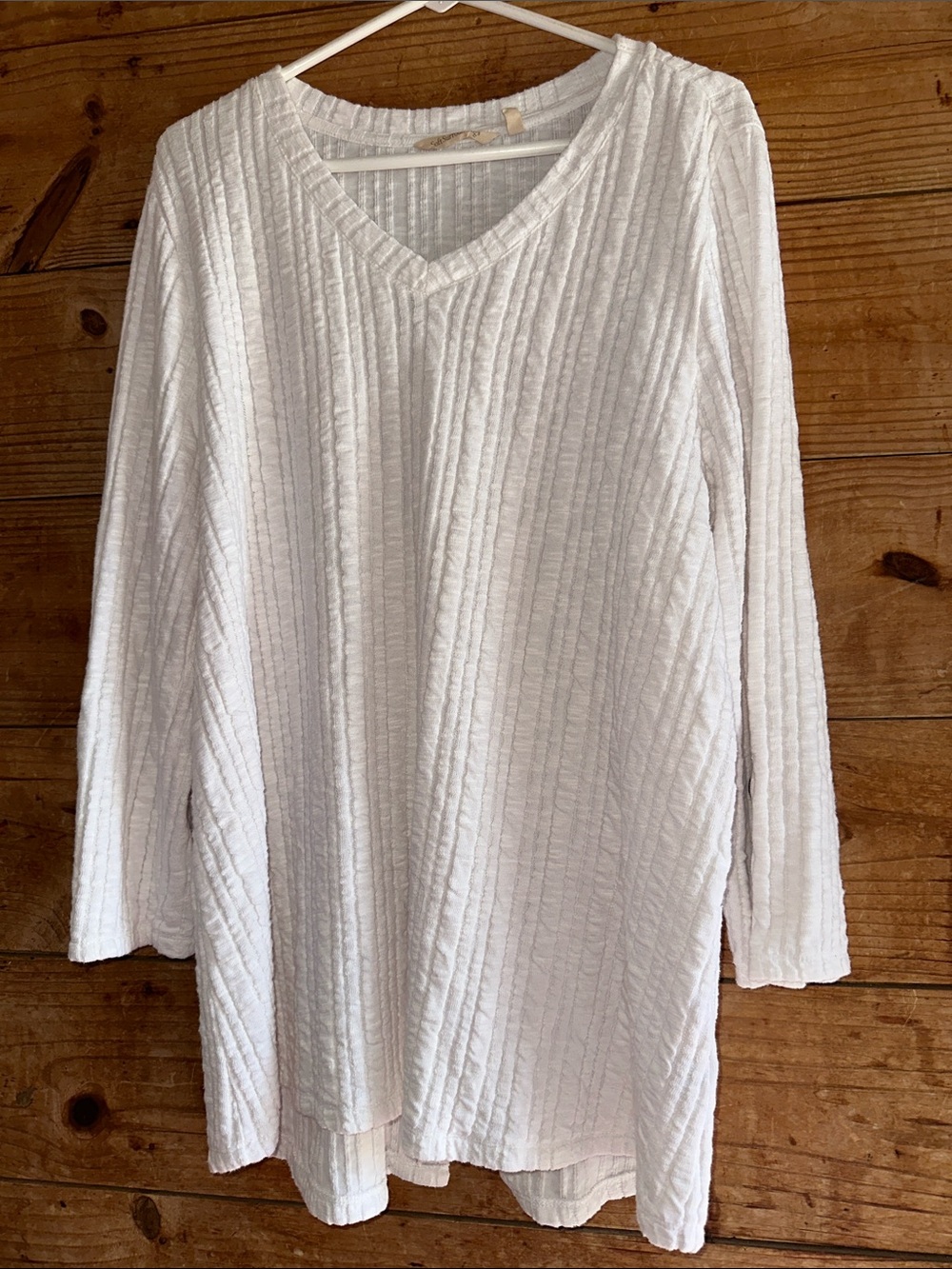 Soft Surroundings White Textured V-Neck Long Sleeve Top Wooden Buttons